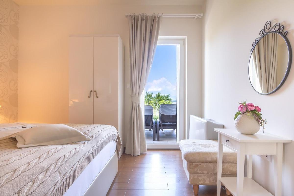 Luxury Apartments Villa Luce Malinska Eksteriør billede